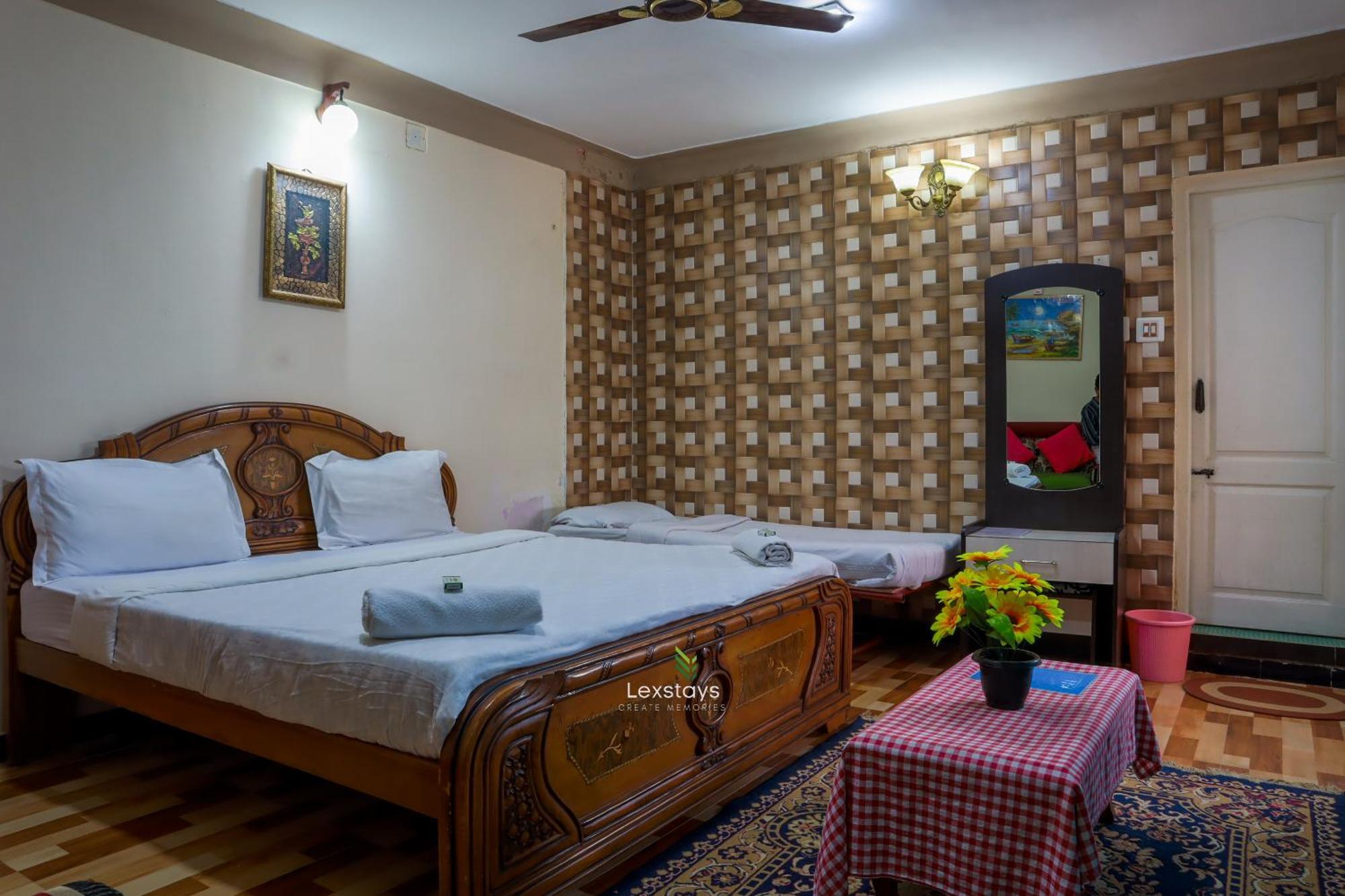 Vijaya Deepa Guest House By Lexstays Кунур Екстериор снимка